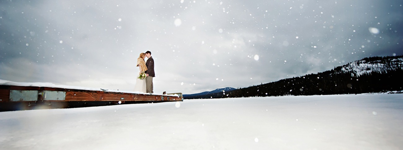 winter wedding at Elk Lake Resort